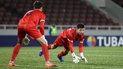 Sligo Rovers have secured goalkeeper Liam Hughes on a contract extension for the 2027 season